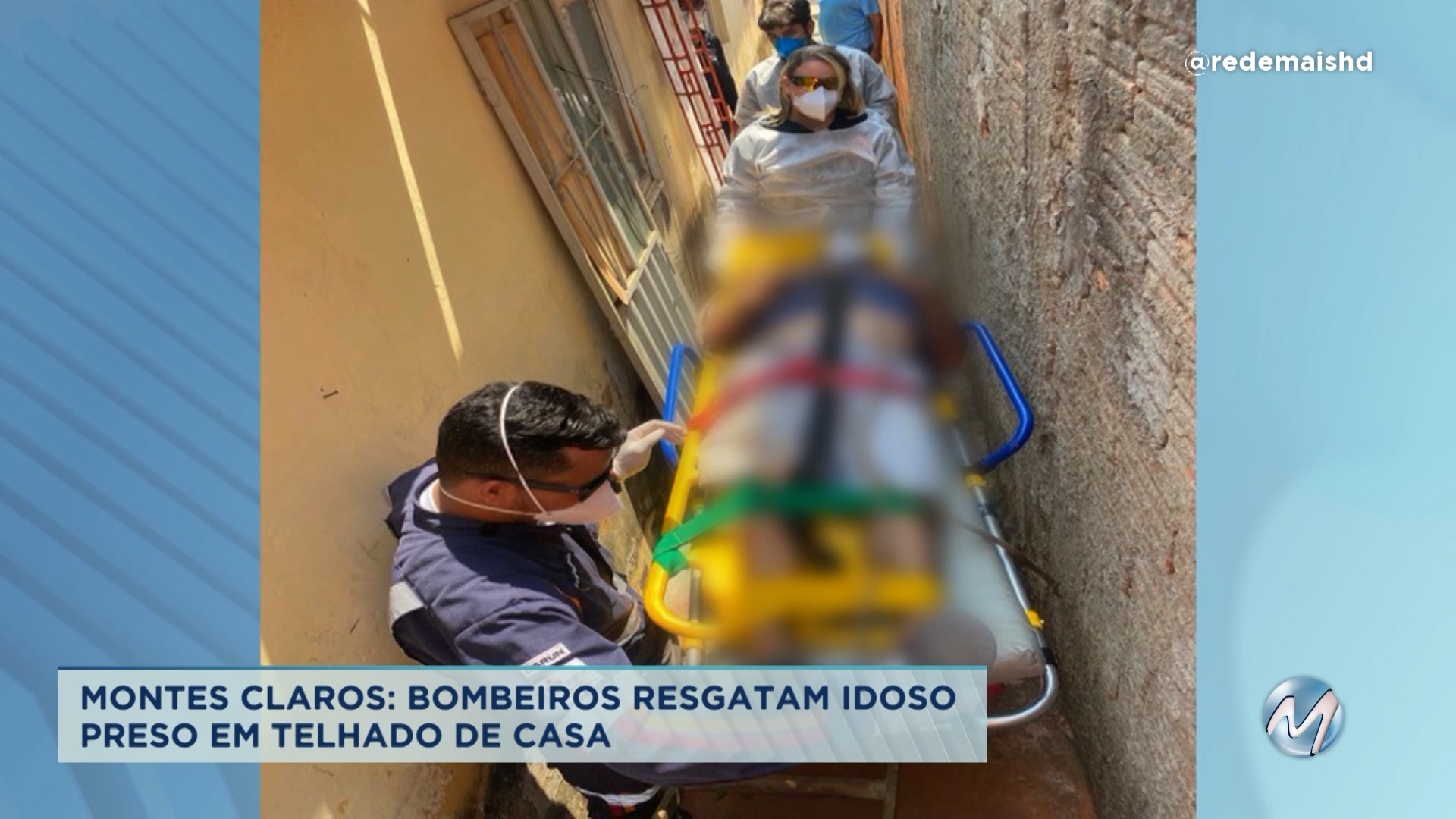 Bombeiros resgatam idoso que caiu de telhado