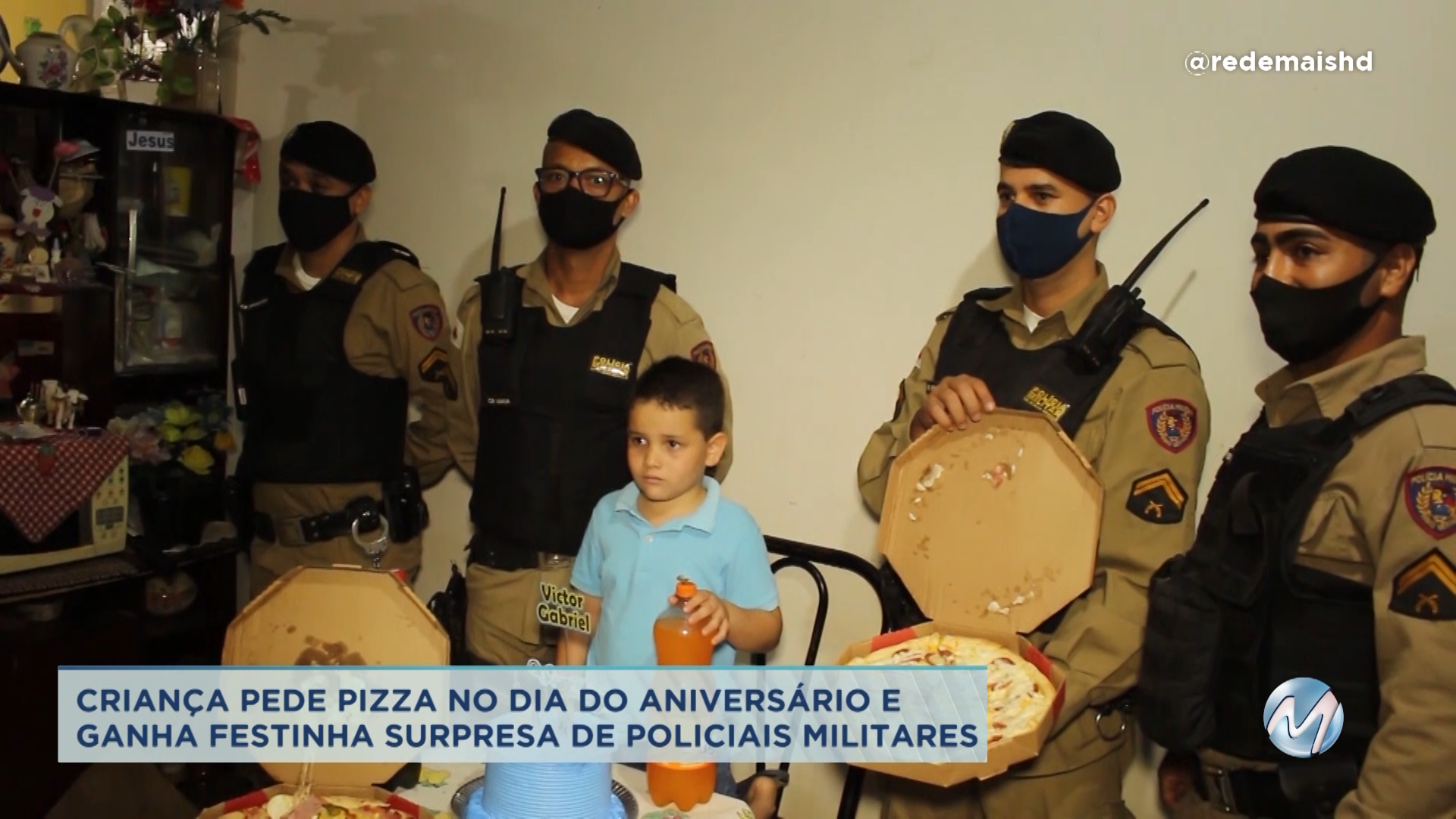 Criança pede pizza de aniversário e ganha festa surpresa de policiais militares