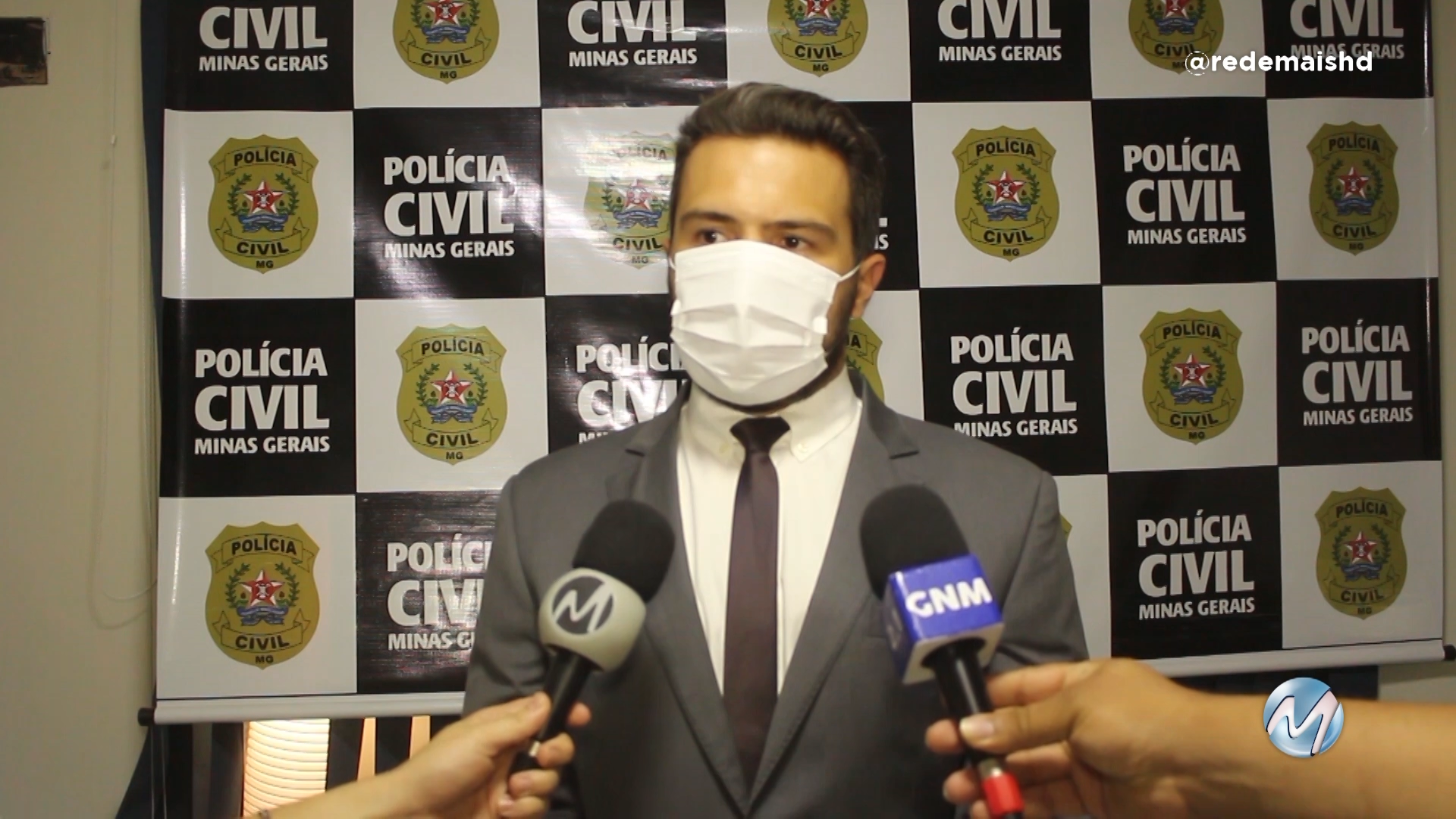 Perigo: mãe desconfia de mensagens e descobre pedófilo conversando com o filho