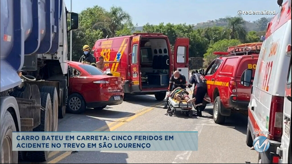 Carro bateu em carreta: cinco feridos em acidente no trevo em São Lourenço