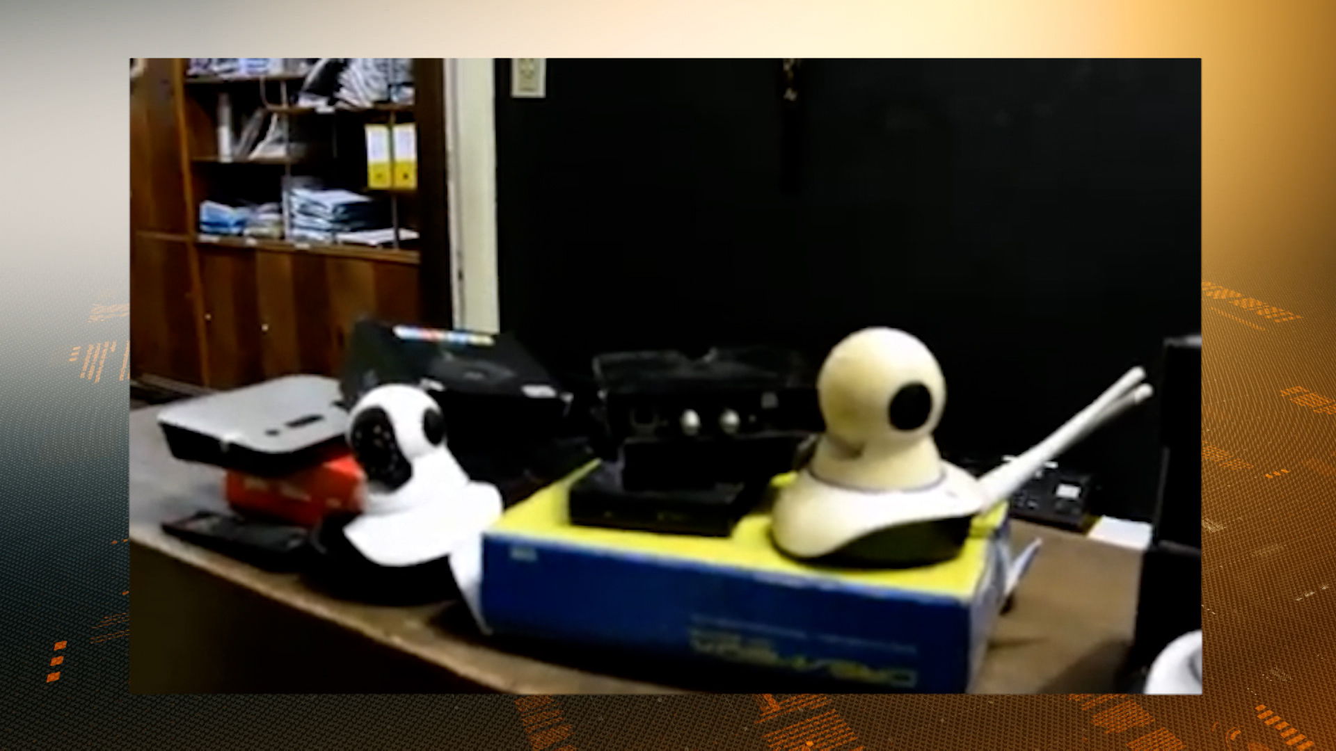 Instalador de internet é preso após espionar vítimas por câmeras