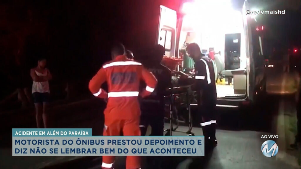 Acidente em Além Paraíba: motorista do ônibus presta depoimento