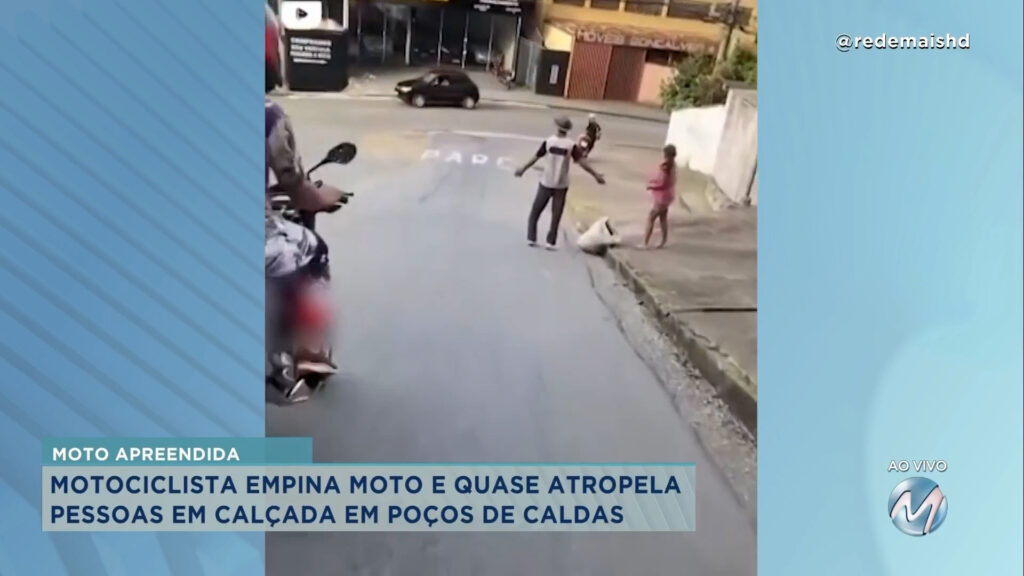 MOTOCICLISTA EMPINA MOTO E QUASE ATROPELA PESSOAS EM CALÇADA EM POÇOS DE CALDAS