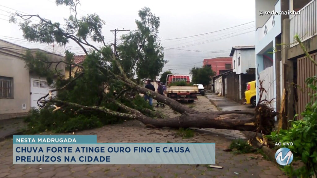 CHUVA FORTE ATINGE OURO FINO E CAUSA PREJUÍZOS NA CIDADE