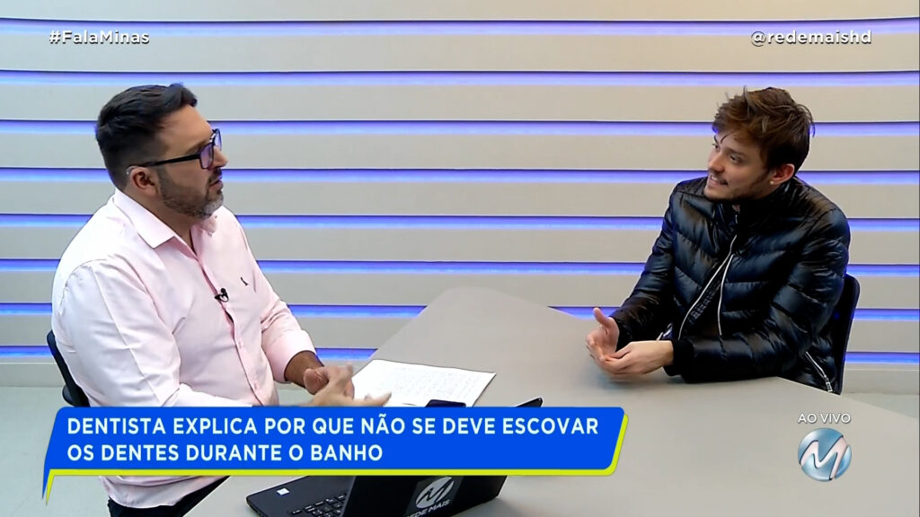 POR QUE VOCÊ NUNCA DEVE ESCOVAR OS DENTES DURANTE O BANHO! DICAS DE HIGIENE BUCAL ESSENCIAIS