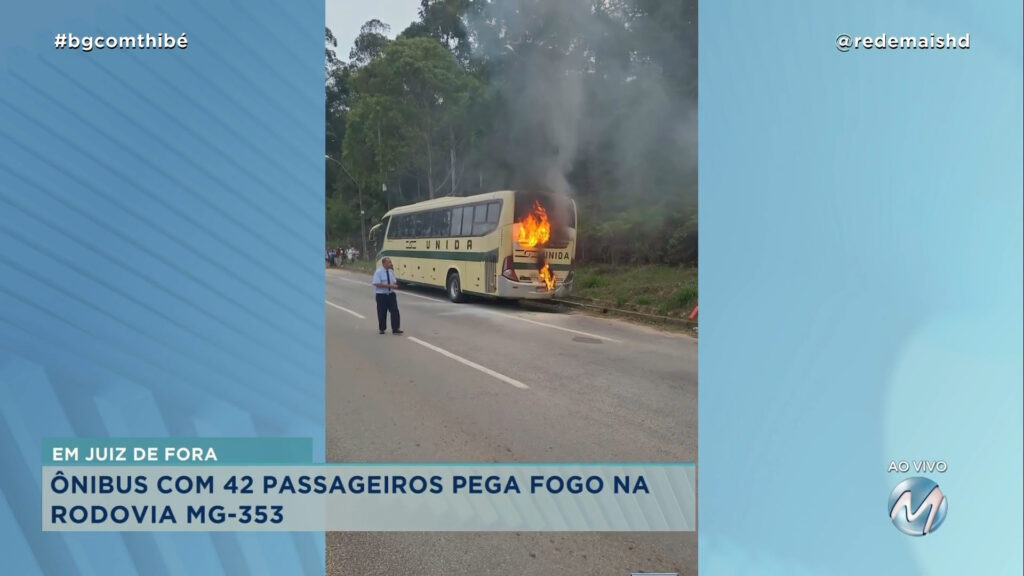 ÔNIBUS COM 42 PASSAGEIROS PEGA FOGO NA  MG-353 EM JUIZ DE FORA