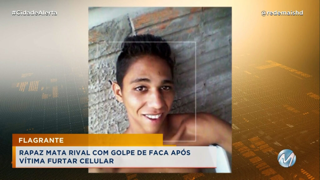 FLAGRANTE: RAPAZ MATA RIVAL COM GOLPE DE FACA APÓS VÍTIMA FURTAR CELULAR