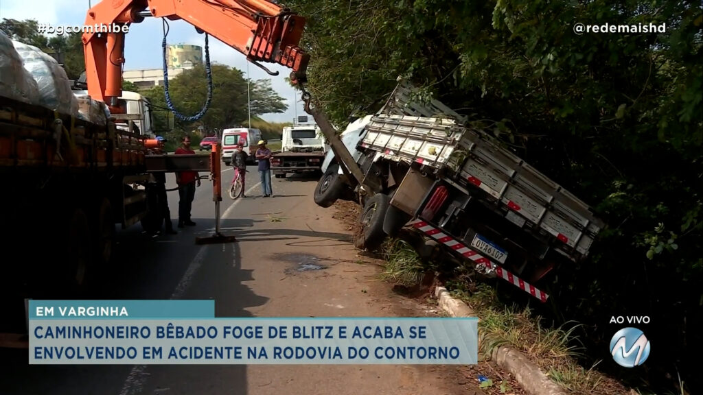 CAMINHONEIRO BÊBADO FOGE DE BLITZ E ACABA SE ENVOLVENDO EM ACIDENTE EM VARGINHA