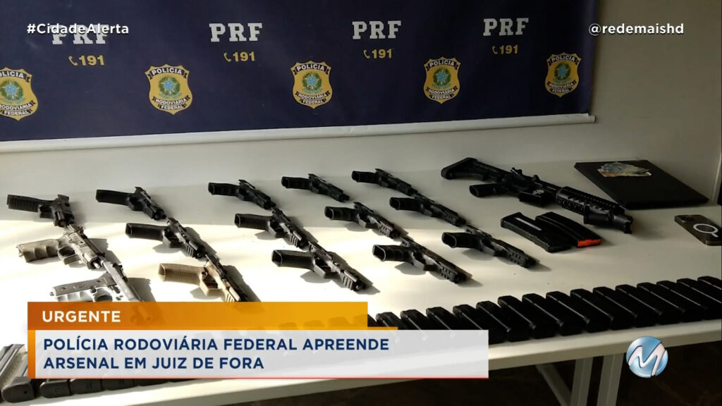 PISTOLAS, CARABINA E CARREGADORES: POLÍCIA RODOVIÁRIA FEDERAL APREENDE ARSENAL EM JUIZ DE FORA