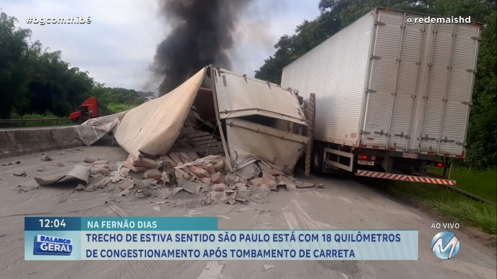 EM ESTIVA: ACIDENTE COM CARRETA CAUSA CONGESTIONAMENTO NA FERNÃO DIAS