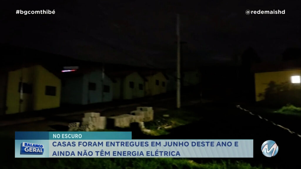 #MEAJUDATHIBÉ: MORADORES RECLAMAM DA FALTA DE ENERGIA EM BAIRRO DE SERITINGA