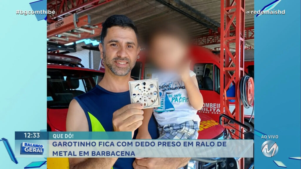 SUSTO: GAROTINHO FICA COM DEDO PRESO EM RALO DE METAL EM BARBACENA