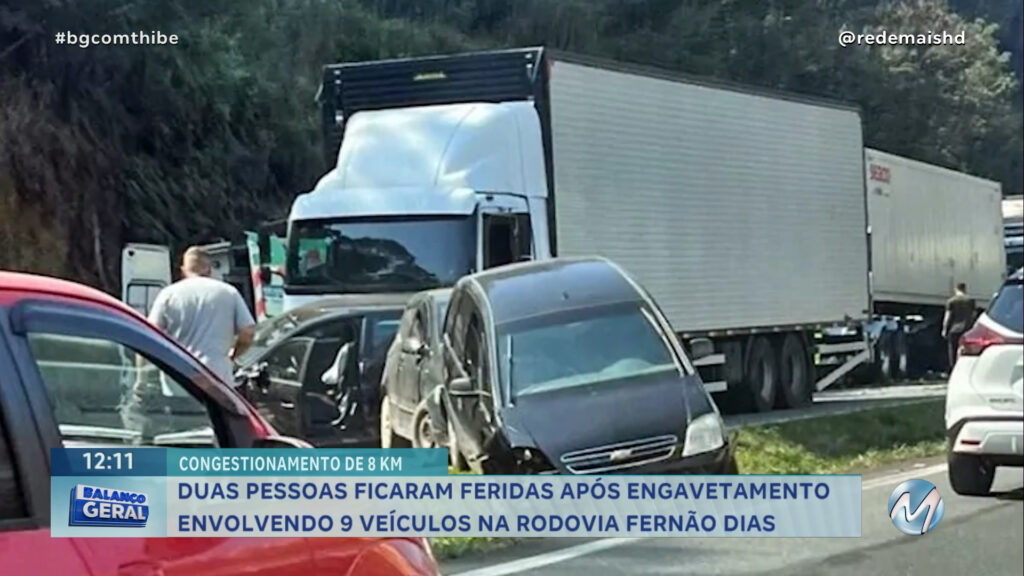 DUAS PESSOAS FICAM FERIDAS APÓS ENGAVETAMENTO DE 9 VEÍCULOS NA FERNÃO DIAS