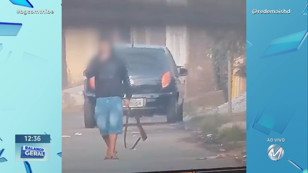 HOMEM É PRESO APÓS EXIBIR ESPINGARDA NA RUA EM POUSO ALEGRE