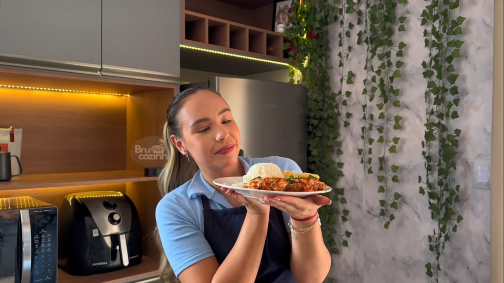 BRU NA COZINHA: APRENDA A FAZER PARMEGIANA!