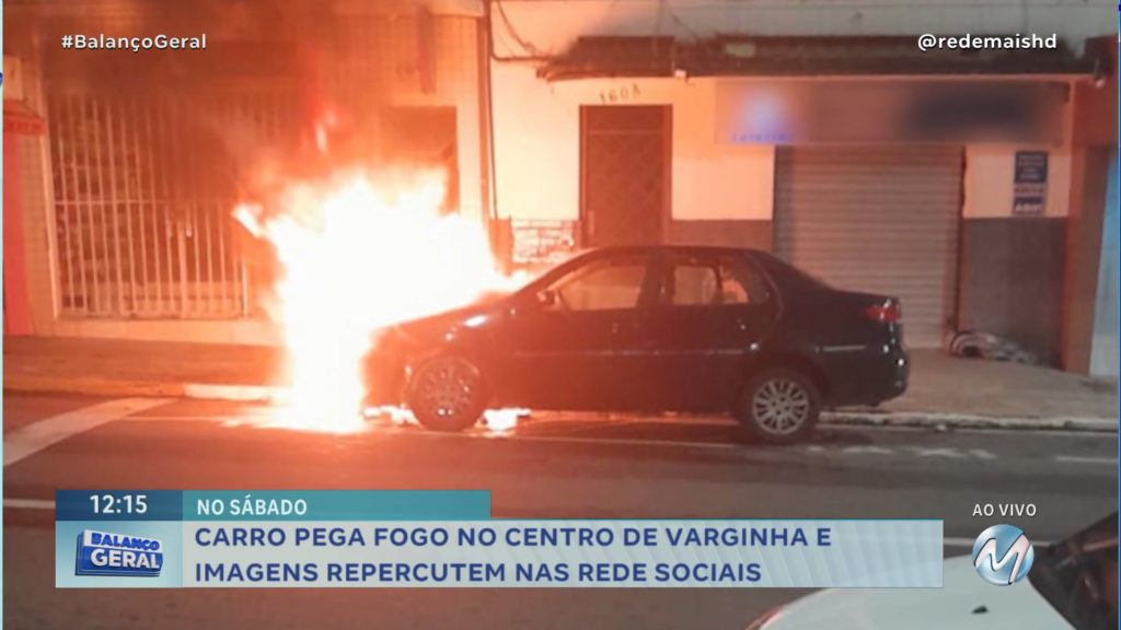 CARRO PEGA FOGO NO CENTRO DE VARGINHA