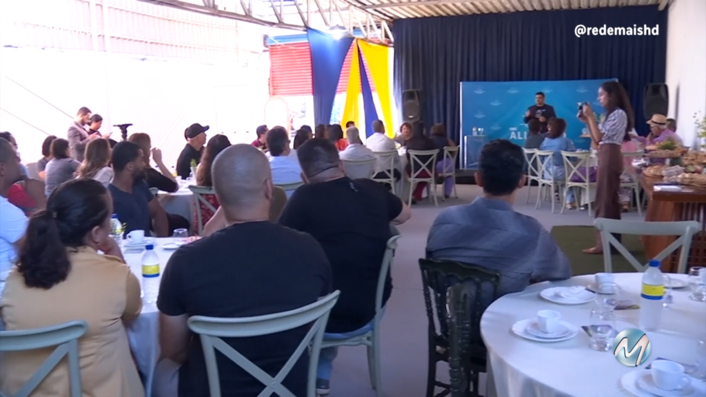 “ALIMENTO SOLAR” : REDE MAIS RECEBE HOMENAGEM DURANTE EVENTO