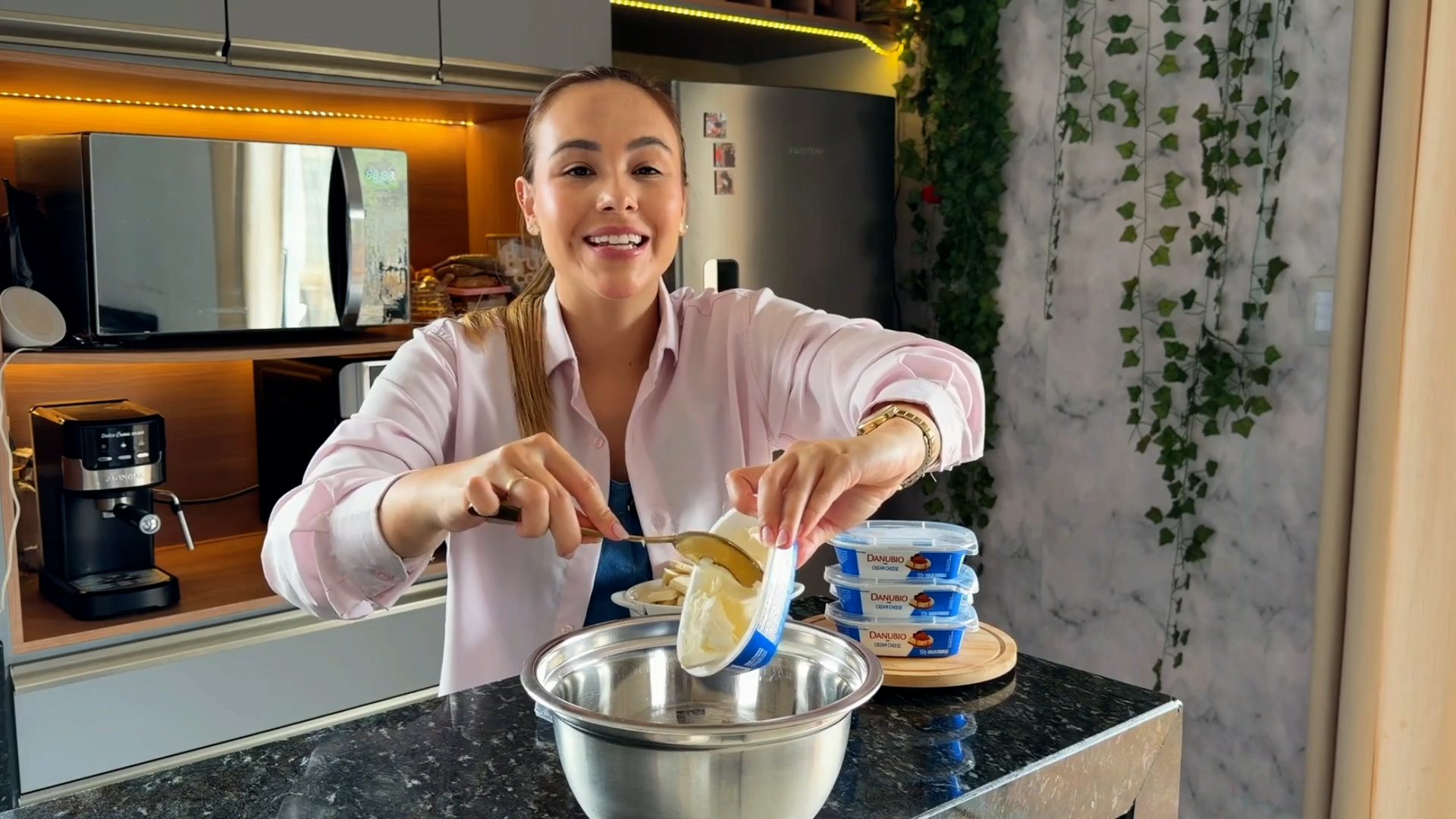 BRU NA COZINHA: MOUSSE DE CREME CHEESE COM GELEIA DE FRUTAS VERMELHAS