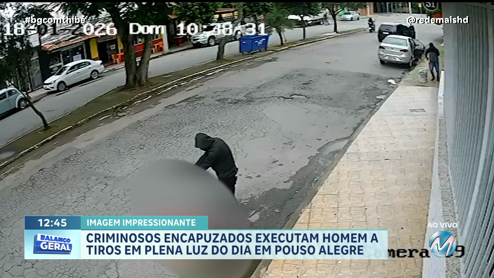 CRIMINOSOS ENCAPUZADOS EXECUTAM HOMEM A TIROS EM PLENA LUZ DO DIA EM POUSO ALEGRE