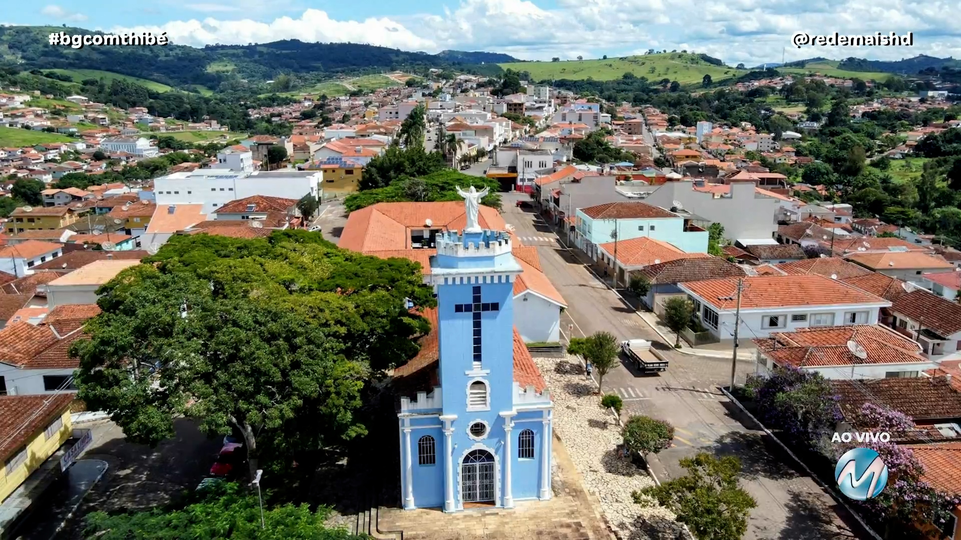 CRIANÇA DE TRÊS ANOS É ESQUECIDA POR QUASE 4 HORAS DENTRO DE VAN ESCOLAR EM BOTELHOS